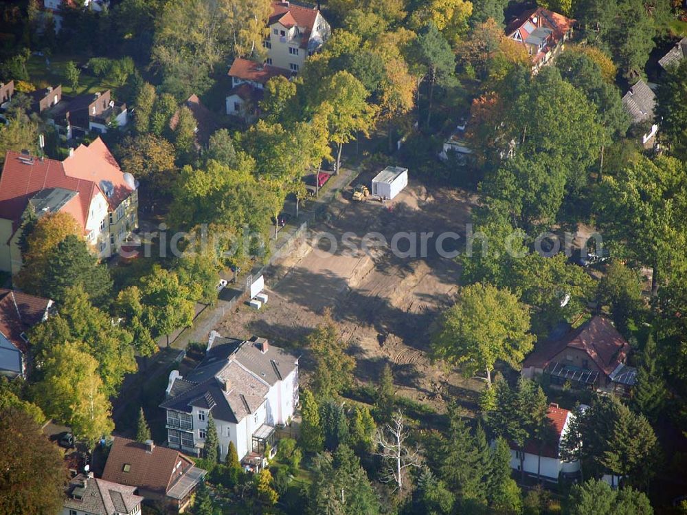 Aerial image Berlin-Wittenau - 13.10.2004 Berlin-Wittenau, Wohnsiedlung-Neubau der PREMIER-Deutschland GmbH, an der Bondickstraße / Nimrodstraße in Berlin Wittenau / Reinickendorf