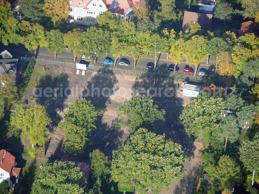 Aerial photograph Berlin-Wittenau - 13.10.2004 Berlin-Wittenau, Wohnsiedlung-Neubau der PREMIER-Deutschland GmbH, an der Bondickstraße / Nimrodstraße in Berlin Wittenau / Reinickendorf