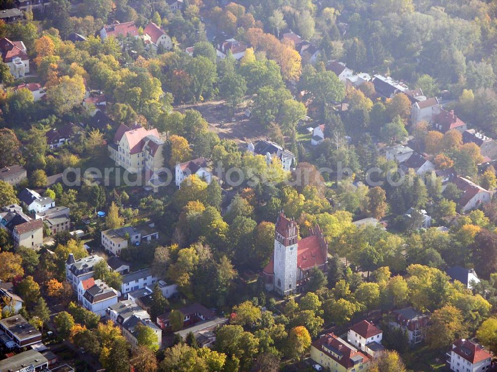 Aerial image Berlin-Wittenau - 13.10.2004 Berlin-Wittenau, Wohnsiedlung-Neubau der PREMIER-Deutschland GmbH, an der Bondickstraße / Nimrodstraße in Berlin Wittenau / Reinickendorf