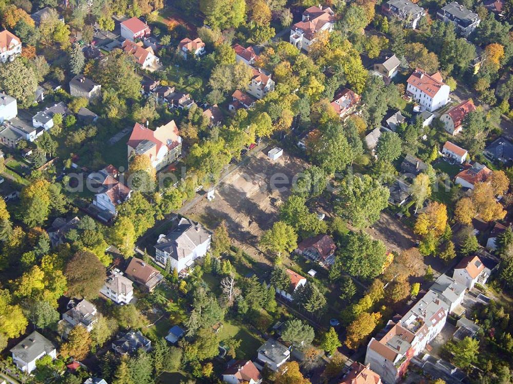 Aerial image Berlin-Wittenau - 13.10.2004 Berlin-Wittenau, Wohnsiedlung-Neubau der PREMIER-Deutschland GmbH, an der Bondickstraße / Nimrodstraße in Berlin Wittenau / Reinickendorf