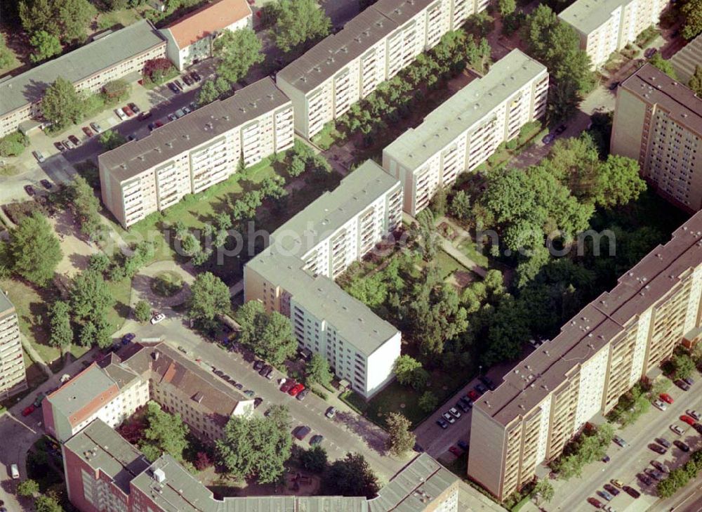 Aerial photograph Berlin Lichtenberg - Wohnsiedlung der PRIMA Wohnbauten Privatisierungsmanagement GmbH Köpitzer Str. 1-11,