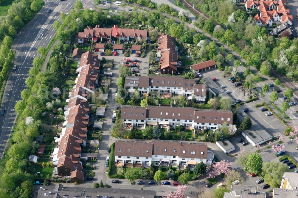 Aerial image Mainz Hechtsheim - Residential development of terraced houses and gardens along the Ludwig-Strecker-Strasse in the local district Hechtsheim in Mainz in Rhineland-Palatinate