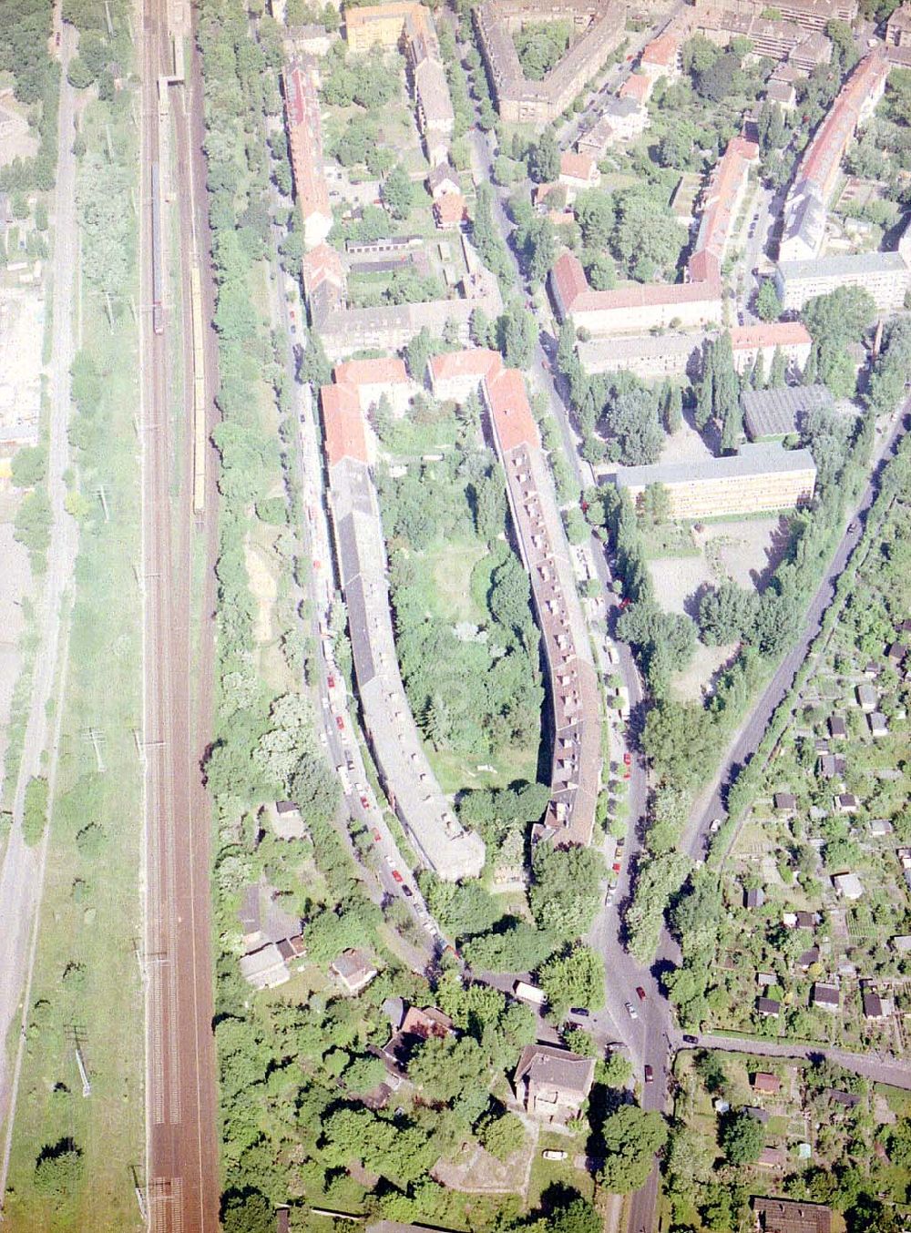 Aerial photograph Berlin - Karlshorst - Wohnsiedlung (Schiff) der HOWOGE an der Loreleystraße in Berlin - Karlshorst.