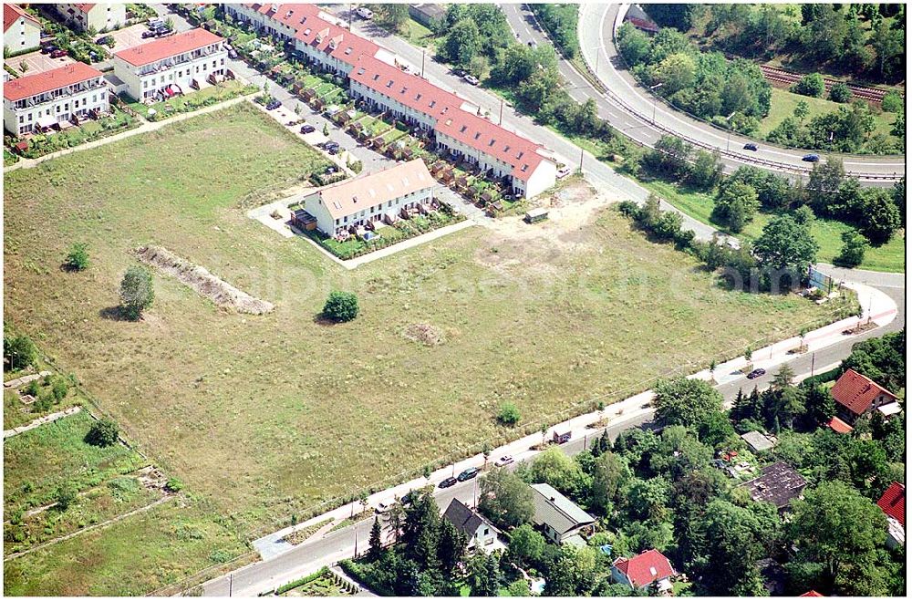 Berlin Altglienicke from above - Wohnsiedlungs- und Baugelände der DEGEWO an der Kleetausiedlung in Altglienicke (zu Treptow-Köpenick) an der Kleeblatt-/Ewaldstraße.