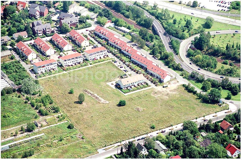 Berlin Altglienicke from the bird's eye view: Wohnsiedlungs- und Baugelände der DEGEWO an der Kleetausiedlung in Altglienicke (zu Treptow-Köpenick) an der Kleeblatt-/Ewaldstraße.