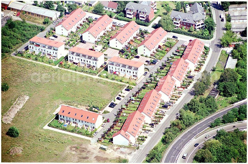 Berlin Altglienicke from the bird's eye view: Wohnsiedlungs- und Baugelände der DEGEWO an der Kleetausiedlung in Altglienicke (zu Treptow-Köpenick) an der Kleeblatt-/Ewaldstraße.