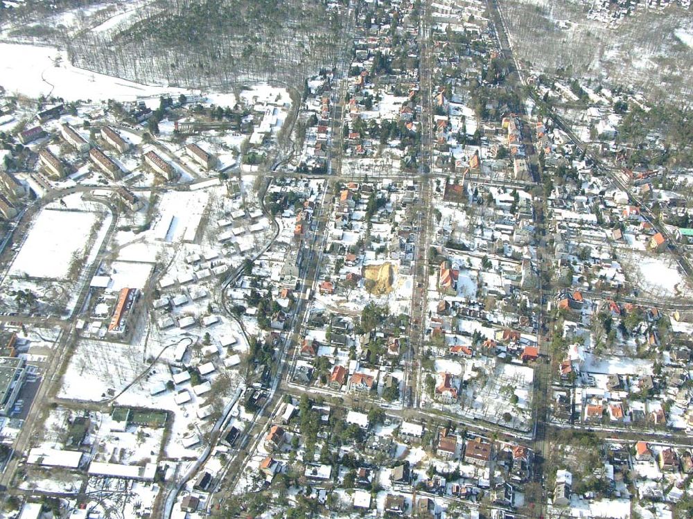 Berlin-Reinickendorf from above - Berlin-Reinickendorf,10.03.2005,Wohnsiedlungsneubau der PREMIER-Deutschland GmbH, an der Bondickenstr./Nimrodstr. in Berlin-Reinickendorf