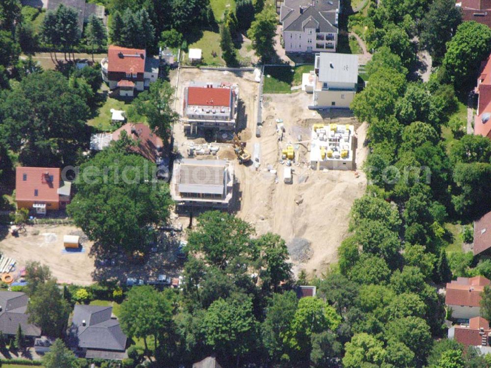 Berlin from the bird's eye view: 20.06.2005 Wohnsiedlungsneubau der PREMIER-Deutschland GmbH, an der Bondickenstr./Nimrodstr. in Berlin-Reinickendorf