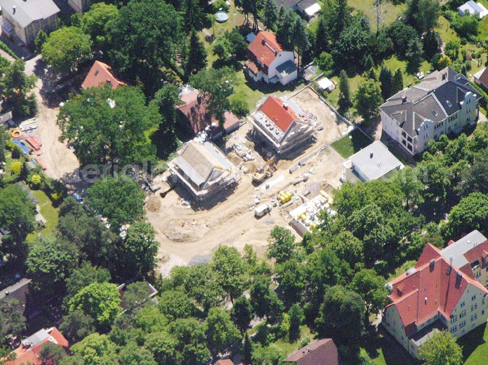 Berlin from above - 20.06.2005 Wohnsiedlungsneubau der PREMIER-Deutschland GmbH, an der Bondickenstr./Nimrodstr. in Berlin-Reinickendorf