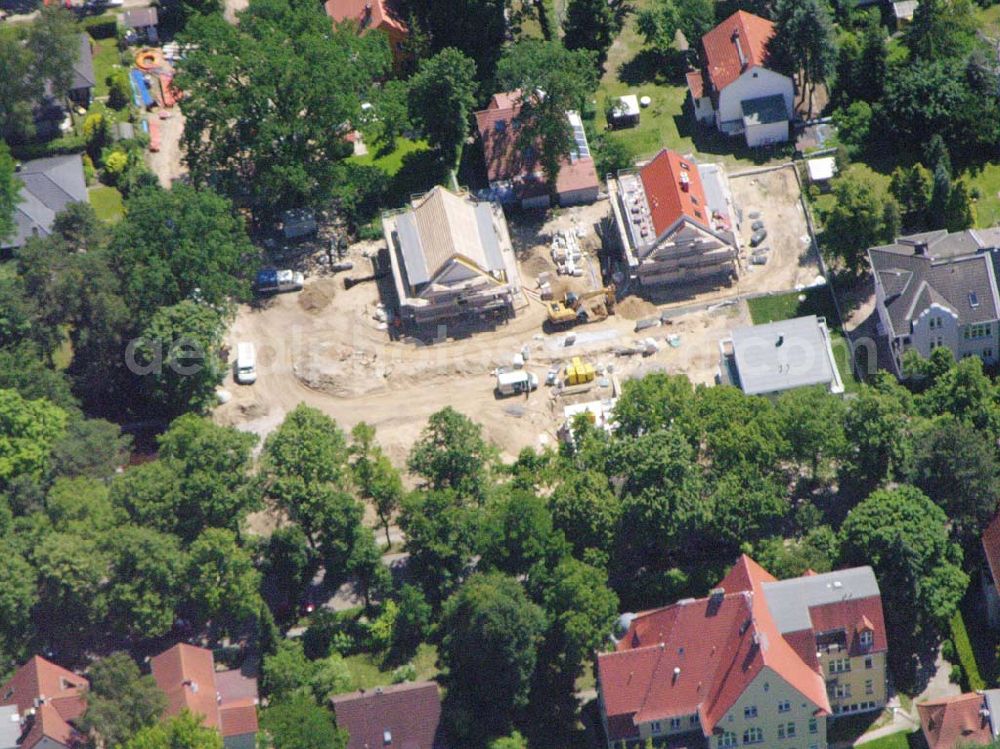 Berlin from the bird's eye view: 20.06.2005 Wohnsiedlungsneubau der PREMIER-Deutschland GmbH, an der Bondickenstr./Nimrodstr. in Berlin-Reinickendorf