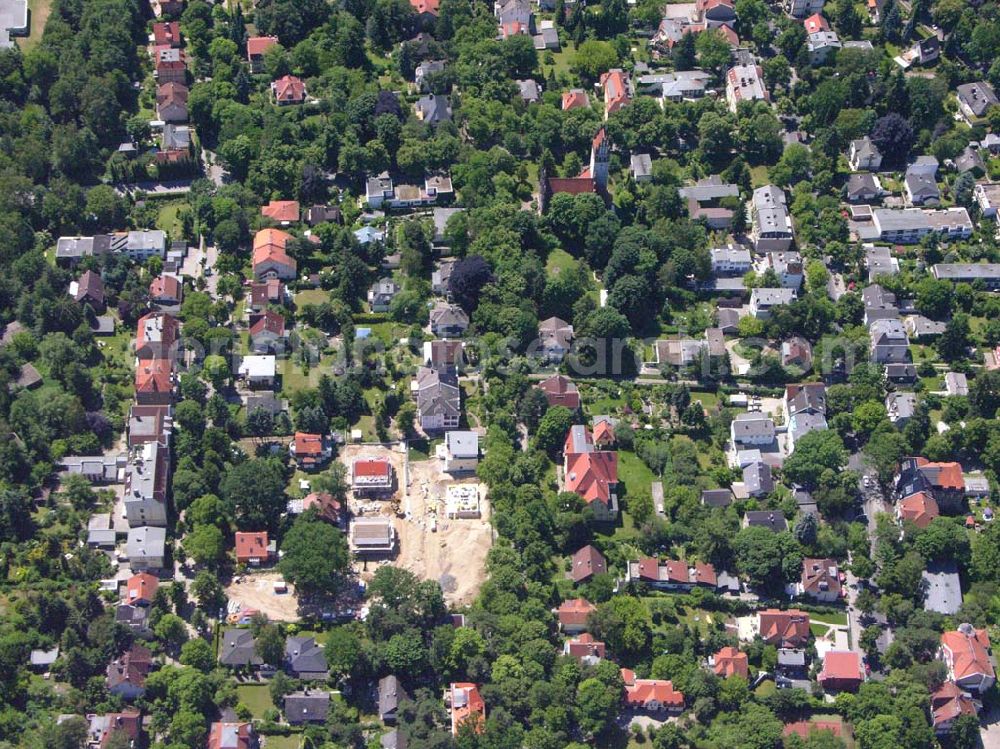 Berlin from the bird's eye view: Wohnsiedlungsneubau der PREMIER-Deutschland GmbH, an der Bondickenstr./Nimrodstr. in Berlin-Reinickendorf