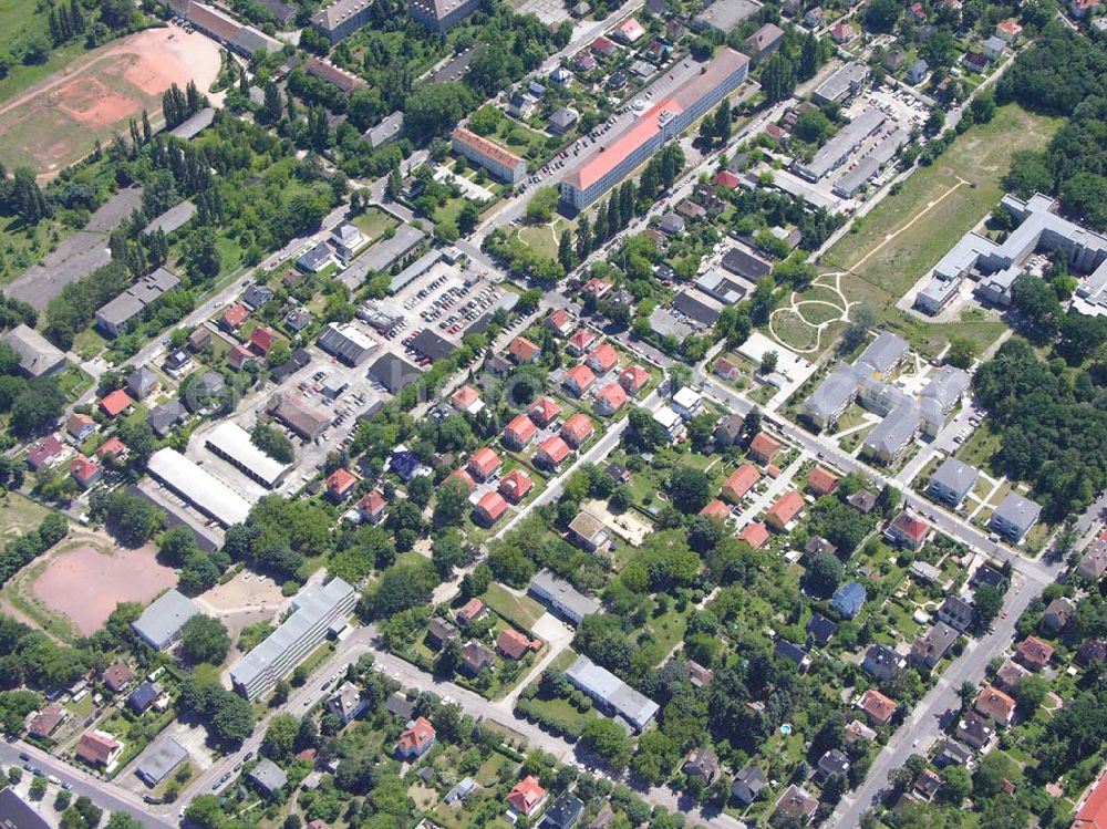 Berlin from above - Berlin-Karlshorst,20.06.2005,Wohnsiedlungsneubau der PREMIER-Deutschland GmbH, an der Arberstraße in Berlin-Karlshorst