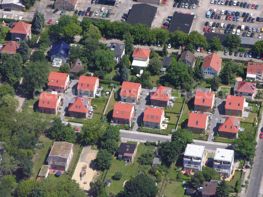 Aerial photograph Berlin - Berlin-Karlshorst,20.06.2005,Wohnsiedlungsneubau der PREMIER-Deutschland GmbH, an der Arberstraße in Berlin-Karlshorst