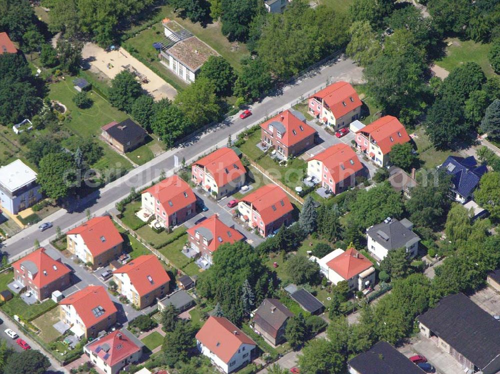 Aerial image Berlin - Berlin-Karlshorst,20.06.2005,Wohnsiedlungsneubau der PREMIER-Deutschland GmbH, an der Arberstraße in Berlin-Karlshorst