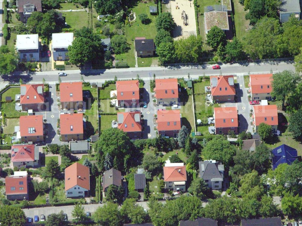 Aerial photograph Berlin - Berlin-Karlshorst,20.06.2005,Wohnsiedlungsneubau der PREMIER-Deutschland GmbH, an der Arberstraße in Berlin-Karlshorst