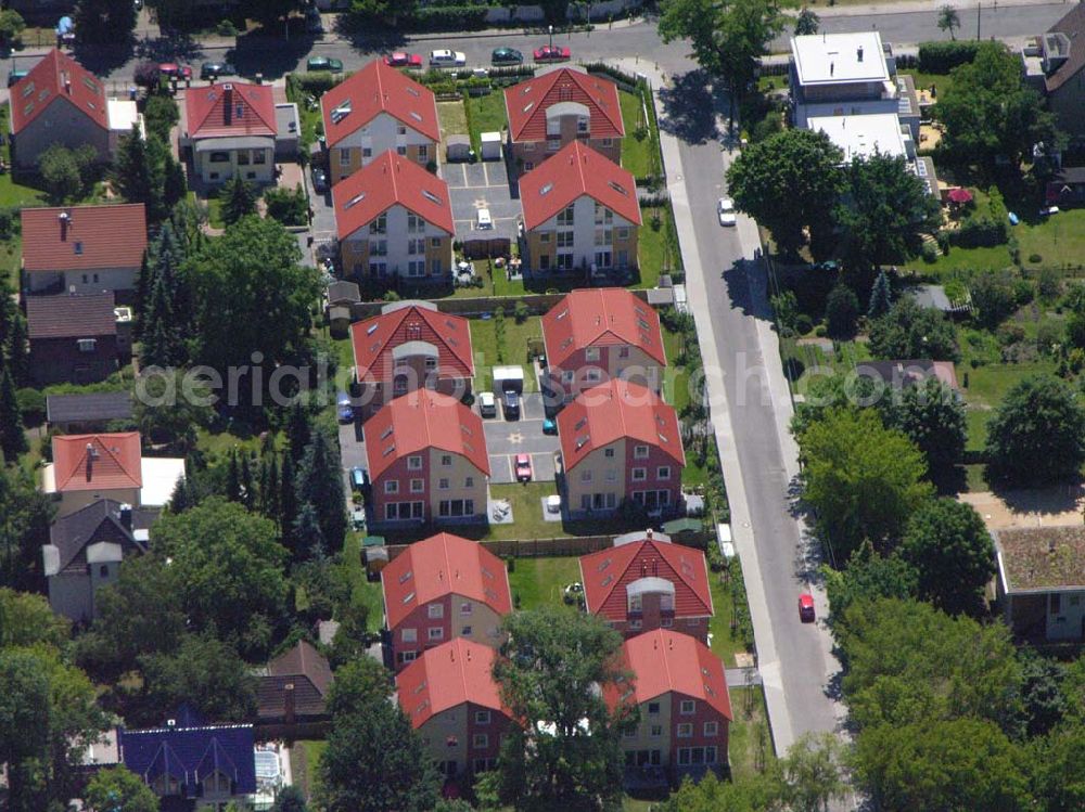 Berlin from above - Berlin-Karlshorst,20.06.2005,Wohnsiedlungsneubau der PREMIER-Deutschland GmbH, an der Arberstraße in Berlin-Karlshorst