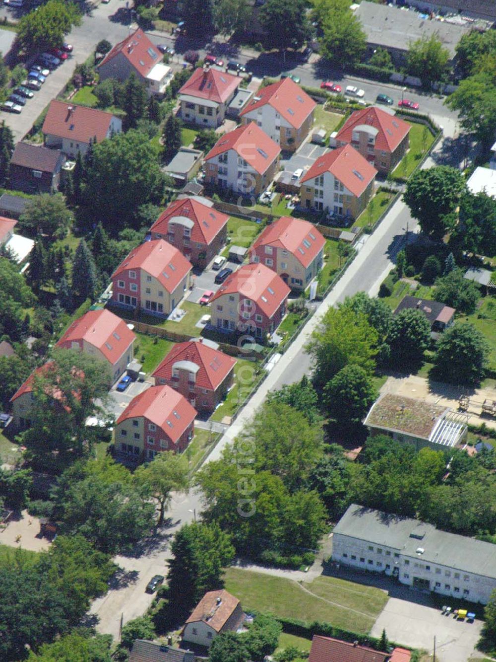 Aerial image Berlin - Berlin-Karlshorst,20.06.2005,Wohnsiedlungsneubau der PREMIER-Deutschland GmbH, an der Arberstraße in Berlin-Karlshorst