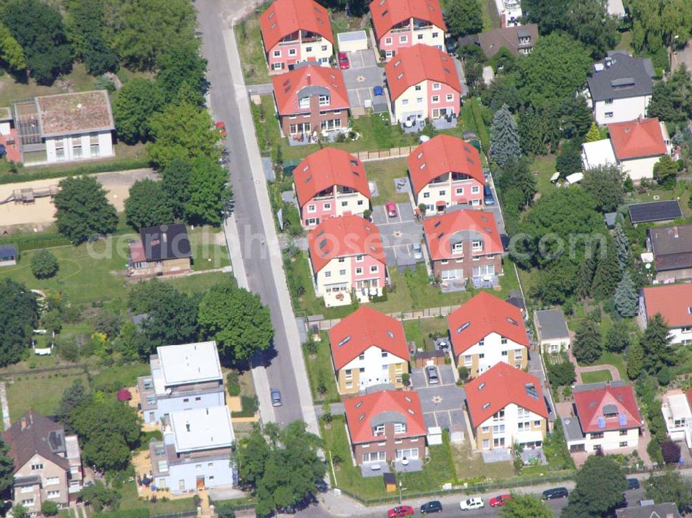 Aerial image Berlin - Berlin-Karlshorst,20.06.2005,Wohnsiedlungsneubau der PREMIER-Deutschland GmbH, an der Arberstraße in Berlin-Karlshorst