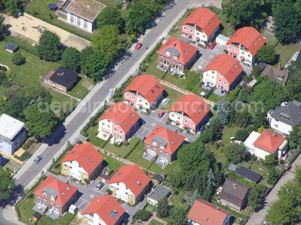 Berlin from above - Berlin-Karlshorst,20.06.2005,Wohnsiedlungsneubau der PREMIER-Deutschland GmbH, an der Arberstraße in Berlin-Karlshorst