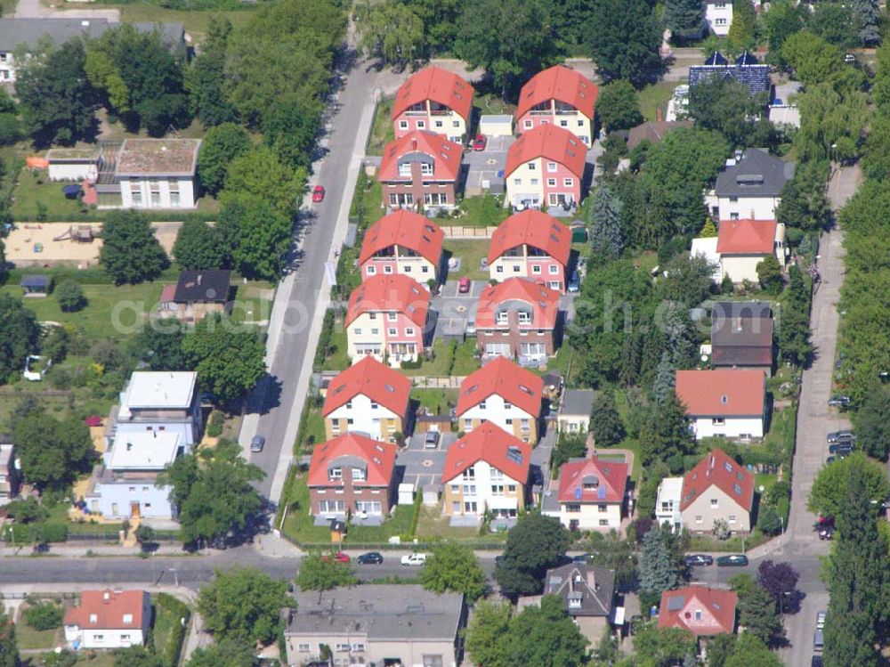 Aerial photograph Berlin - Berlin-Karlshorst,20.06.2005,Wohnsiedlungsneubau der PREMIER-Deutschland GmbH, an der Arberstraße in Berlin-Karlshorst