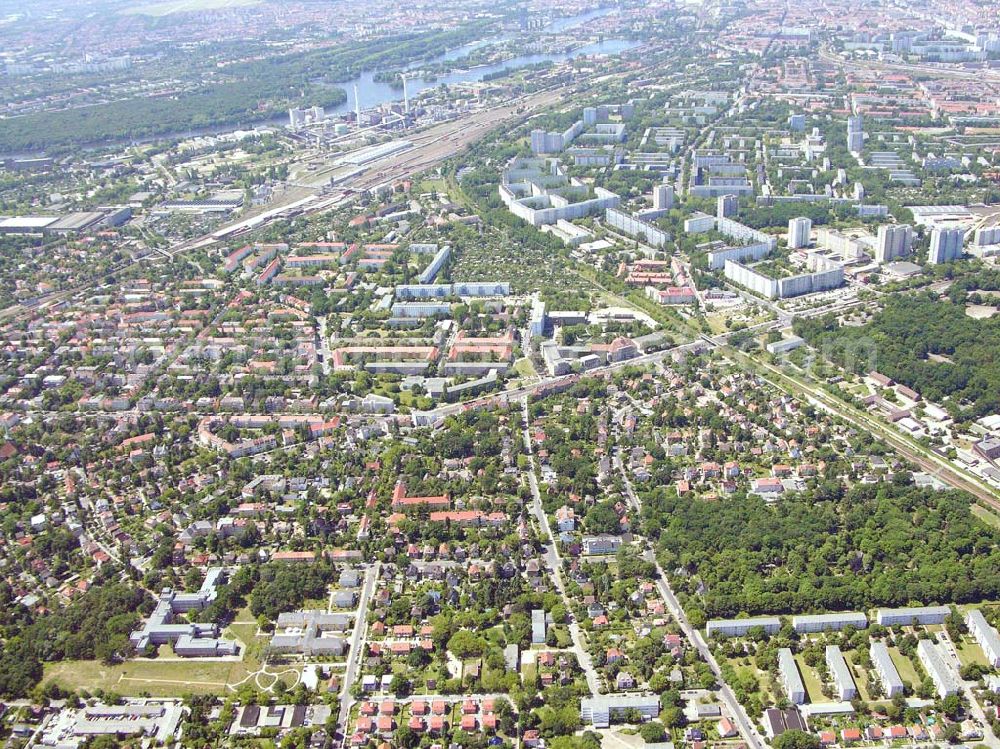 Berlin - Karlshorst from above - Berlin-Karlshorst,20.06.2005,Wohnsiedlungsneubau der PREMIER-Deutschland GmbH, an der Arberstraße in Berlin-Karlshorst