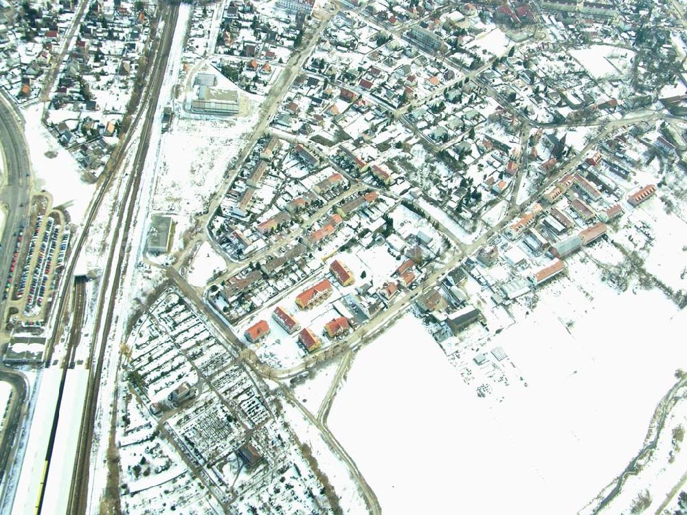 Aerial photograph Berlin - Kaulsdorf - Berlin-Kaulsdorf,10.03.2005, Wohnsiedlungsneubau der PREMIER-Deutschland GmbH, an der Dorfstr. Am Alten Dorfanger in Berlin-Kaulsdorf