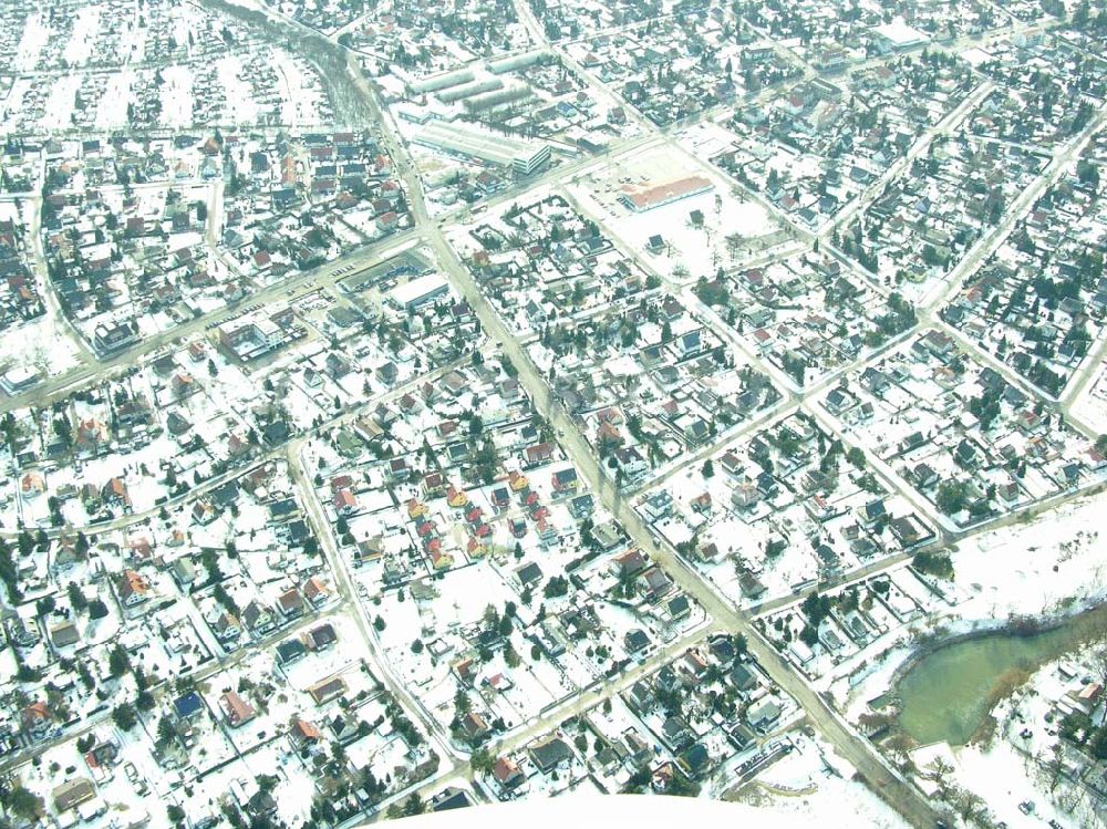 Berlin-Kaulsdorf from above - Berlin-Kaulsdorf,10.03.2005,Wohnsiedlungsneubau der PREMIER-Deutschland GmbH, an der Heerstr. Kaulsdorfer Garten in Berlin-Kaulsdorf