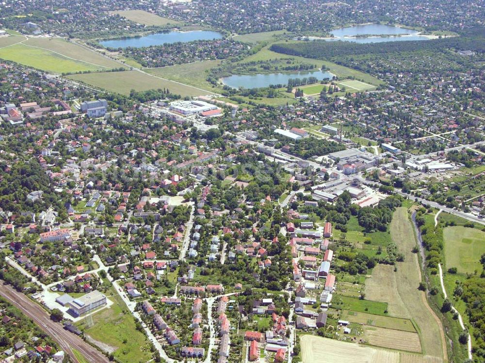 Berlin from the bird's eye view: Blick auf Kaulsdorf. Im Vordergrund ist der Wohnsiedlungsneubau der PREMIER-Deutschland GmbH, an der Dorfstr. Am Alten Dorfanger in Berlin-Kaulsdorf zu sehen