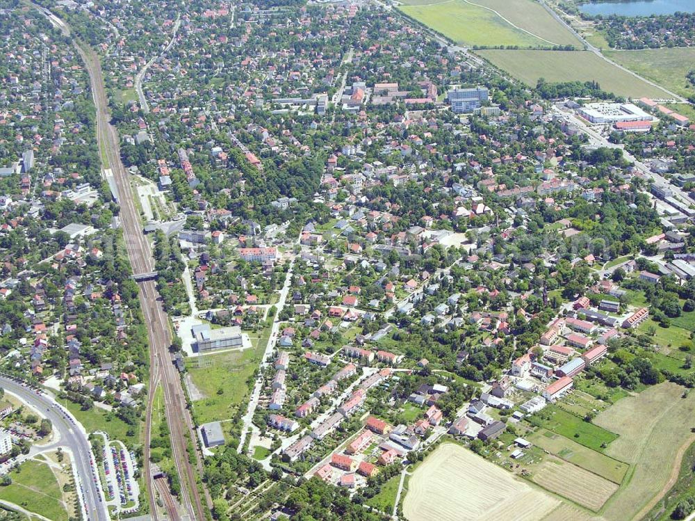 Aerial photograph Berlin - Blick auf Kaulsdorf. Im Vordergrund ist der Wohnsiedlungsneubau der PREMIER-Deutschland GmbH, an der Dorfstr. Am Alten Dorfanger in Berlin-Kaulsdorf zu sehen