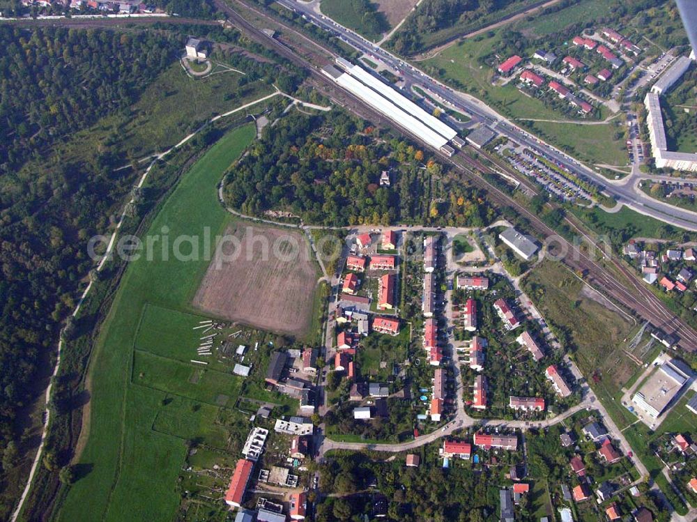 Aerial image Berlin-Kaulsdorf - 05.10.2005 Berlin-Kaulsdorf Wohnsiedlungsneubau der PREMIER-Deutschland GmbH, an der Dorfstr. Am Alten Dorfanger in Berlin-Kaulsdorf