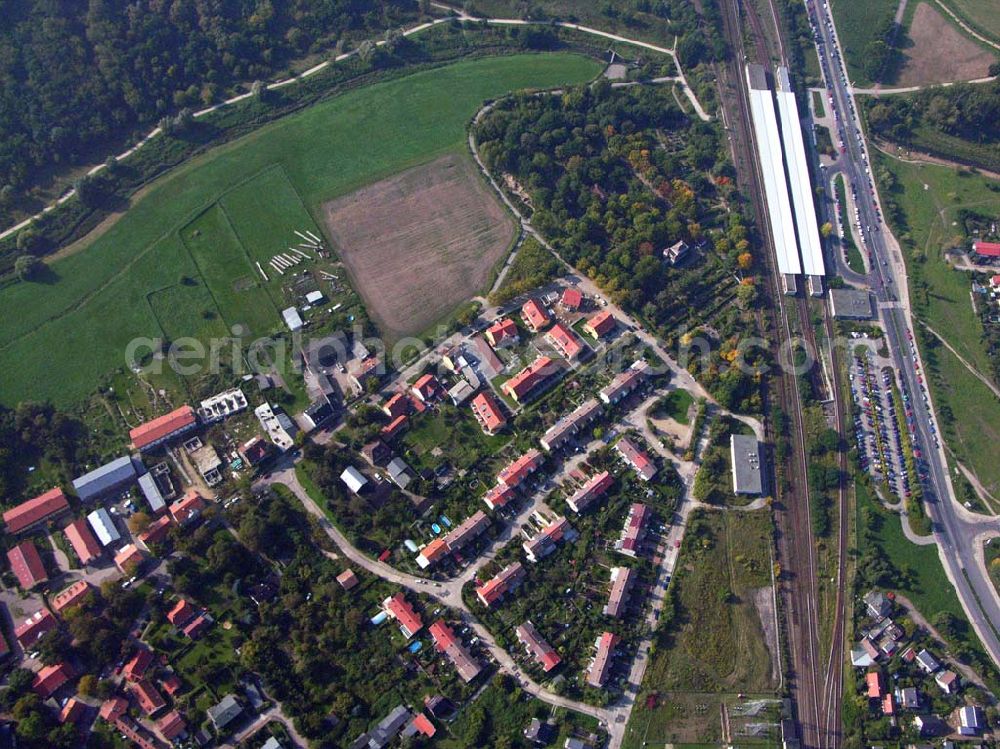 Aerial photograph Berlin-Kaulsdorf - 05.10.2005 Berlin-Kaulsdorf Wohnsiedlungsneubau der PREMIER-Deutschland GmbH, an der Dorfstr. Am Alten Dorfanger in Berlin-Kaulsdorf