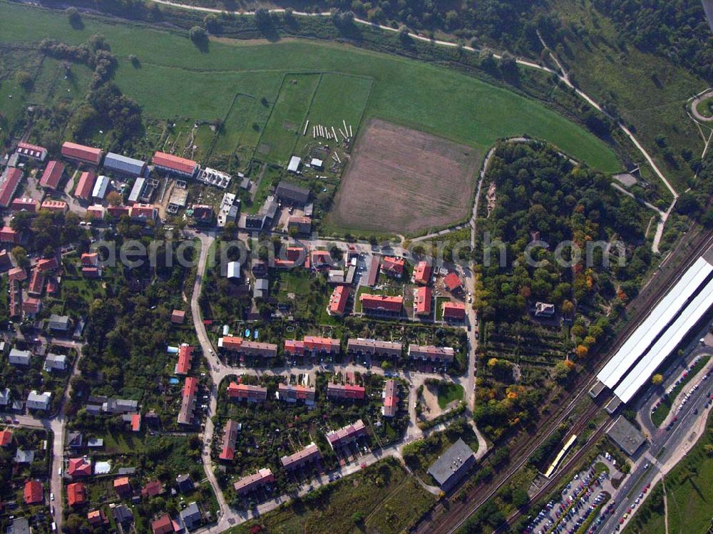 Berlin-Kaulsdorf from above - 05.10.2005 Berlin-Kaulsdorf Wohnsiedlungsneubau der PREMIER-Deutschland GmbH, an der Dorfstr. Am Alten Dorfanger in Berlin-Kaulsdorf