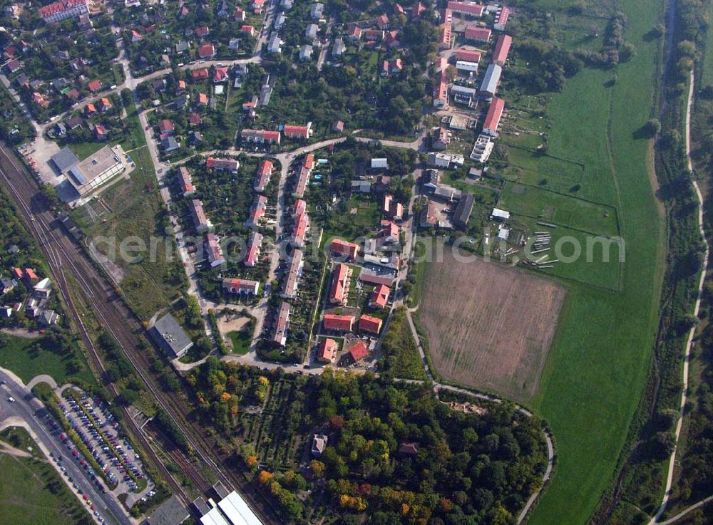 Aerial image Berlin-Kaulsdorf - 05.10.2005 Berlin-Kaulsdorf Wohnsiedlungsneubau der PREMIER-Deutschland GmbH, an der Dorfstr. Am Alten Dorfanger in Berlin-Kaulsdorf