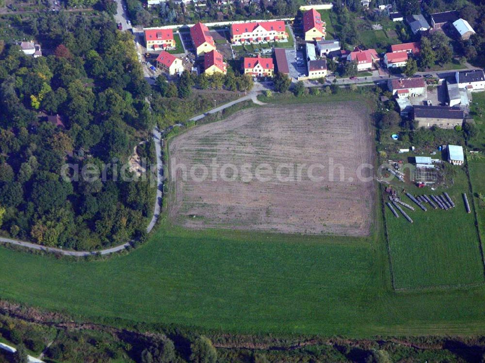 Berlin-Kaulsdorf from above - 05.10.2005 Berlin-Kaulsdorf Wohnsiedlungsneubau der PREMIER-Deutschland GmbH, an der Dorfstr. Am Alten Dorfanger in Berlin-Kaulsdorf