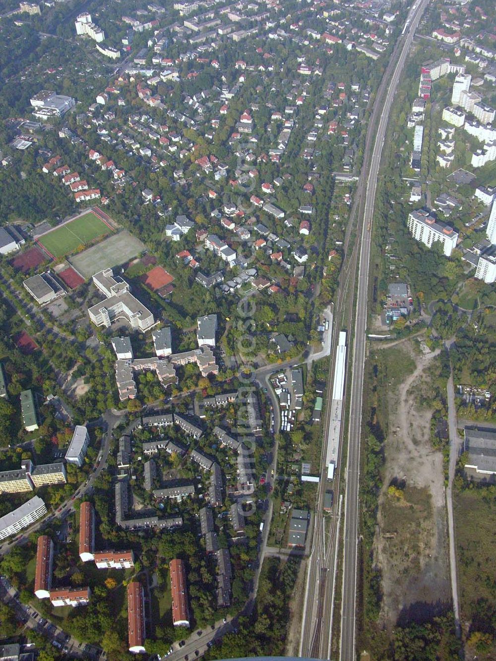 Aerial photograph Berlin-Lichterfelde - 05.10.2005 Berlin-Lichterfelde Planungsfläche für einen Wohnsiedlungsneubau der PREMIER-Deutschland GmbH, an der Fürstenstraße 22 a, in Berlin-Lichterfelde