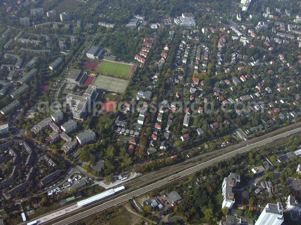 Berlin-Lichterfelde from the bird's eye view: 05.10.2005 Berlin-Lichterfelde Planungsfläche für einen Wohnsiedlungsneubau der PREMIER-Deutschland GmbH, an der Fürstenstraße 22 a, in Berlin-Lichterfelde