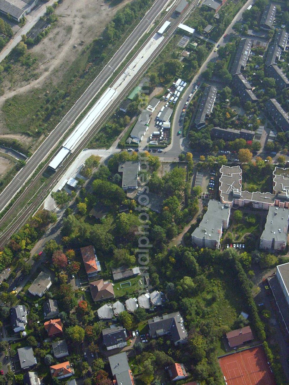 Berlin-Lichterfelde from the bird's eye view: 05.10.2005 Berlin-Lichterfelde Planungsfläche für einen Wohnsiedlungsneubau der PREMIER-Deutschland GmbH, an der Fürstenstraße 22 a, in Berlin-Lichterfelde