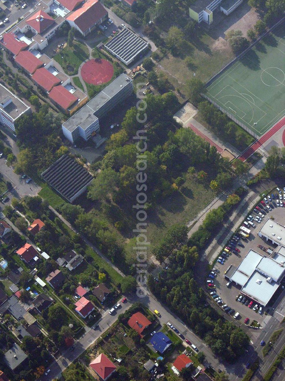 Berlin-Marzahn from the bird's eye view: Planungsfläche für einen Wohnsiedlungsneubau der PREMIER-Deutschland GmbH, an der Charlottenstraße, in Berlin-Marzahn