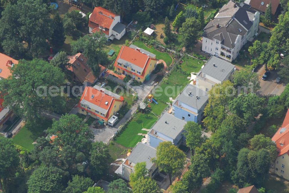 Berlin from the bird's eye view: 30.07.2006 Berlin Wohnsiedlungsneubau der PREMIER-Deutschland GmbH, an der Bondickenstr./Nimrodstr. in Berlin-Reinickendorf