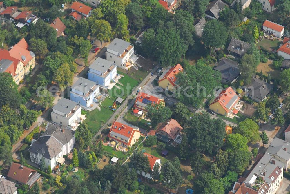 Aerial photograph Berlin - 30.07.2006 Berlin Wohnsiedlungsneubau der PREMIER-Deutschland GmbH, an der Bondickenstr./Nimrodstr. in Berlin-Reinickendorf