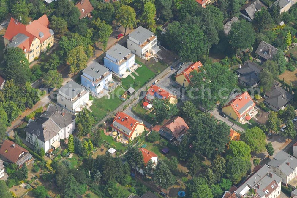 Berlin from above - 30.07.2006 Berlin Wohnsiedlungsneubau der PREMIER-Deutschland GmbH, an der Bondickenstr./Nimrodstr. in Berlin-Reinickendorf