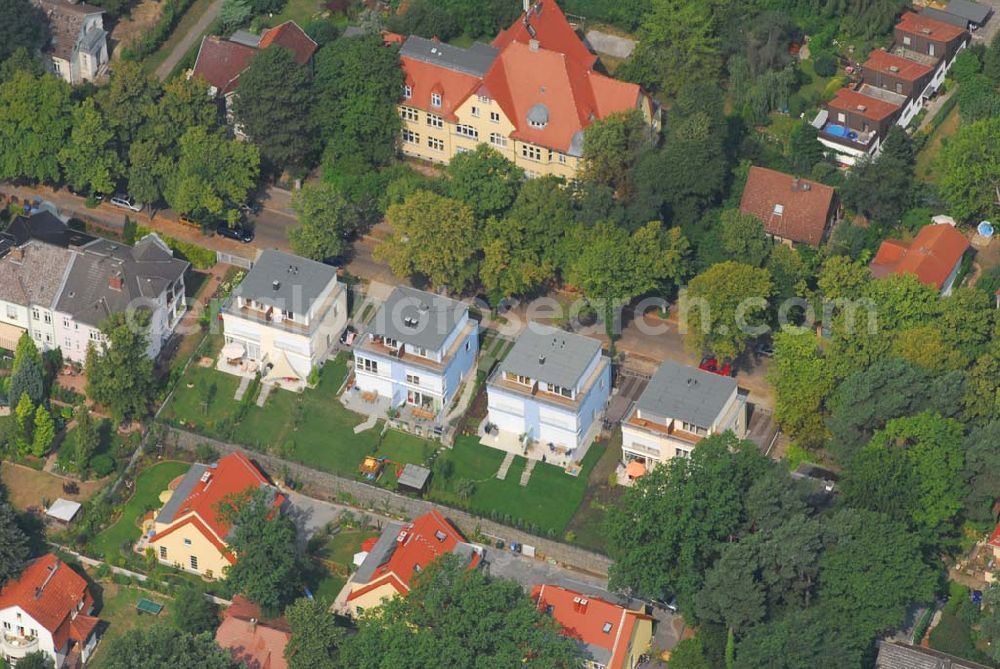 Berlin from above - 30.07.2006 Berlin Wohnsiedlungsneubau der PREMIER-Deutschland GmbH, an der Bondickenstr./Nimrodstr. in Berlin-Reinickendorf