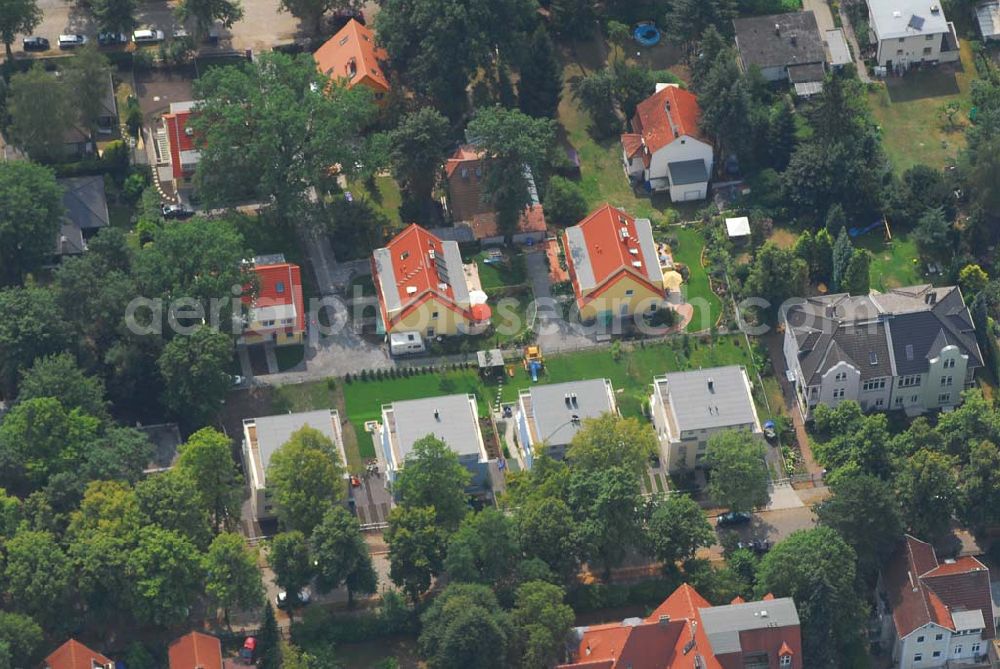 Aerial photograph Berlin - 30.07.2006 Berlin Wohnsiedlungsneubau der PREMIER-Deutschland GmbH, an der Bondickenstr./Nimrodstr. in Berlin-Reinickendorf