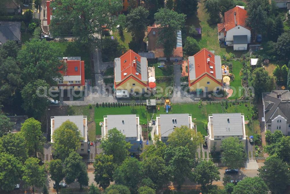 Berlin from above - 30.07.2006 Berlin Wohnsiedlungsneubau der PREMIER-Deutschland GmbH, an der Bondickenstr./Nimrodstr. in Berlin-Reinickendorf