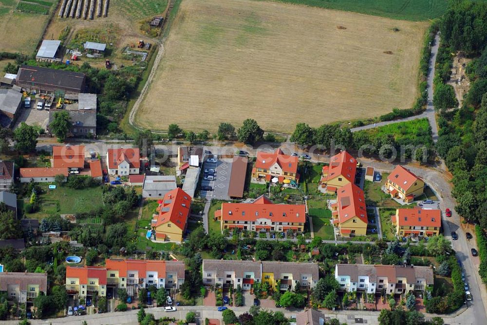 Aerial image Berlin - Wohnsiedlungsneubau der PREMIER-Deutschland GmbH, an der Dorfstr. Am Alten Dorfanger in Berlin-Kaulsdorf