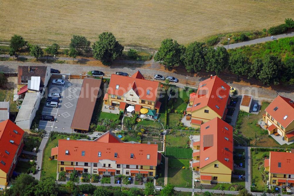 Aerial photograph Berlin - Wohnsiedlungsneubau der PREMIER-Deutschland GmbH, an der Dorfstr. Am Alten Dorfanger in Berlin-Kaulsdorf