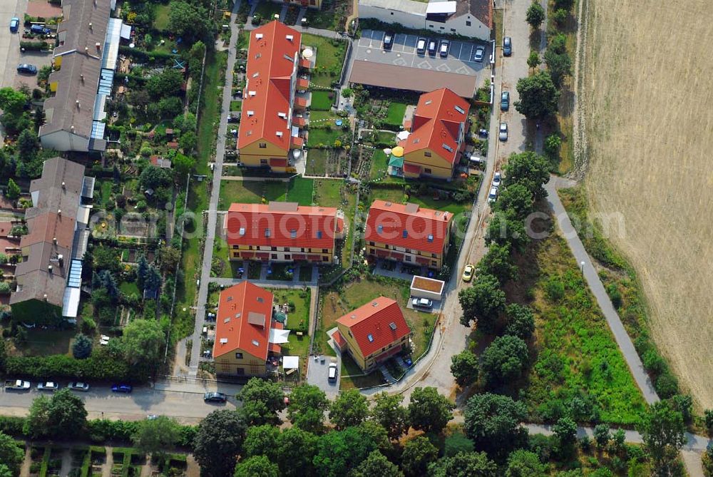 Berlin from the bird's eye view: Wohnsiedlungsneubau der PREMIER-Deutschland GmbH, an der Dorfstr. Am Alten Dorfanger in Berlin-Kaulsdorf