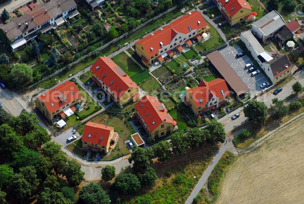 Aerial photograph Berlin - Wohnsiedlungsneubau der PREMIER-Deutschland GmbH, an der Dorfstr. Am Alten Dorfanger in Berlin-Kaulsdorf