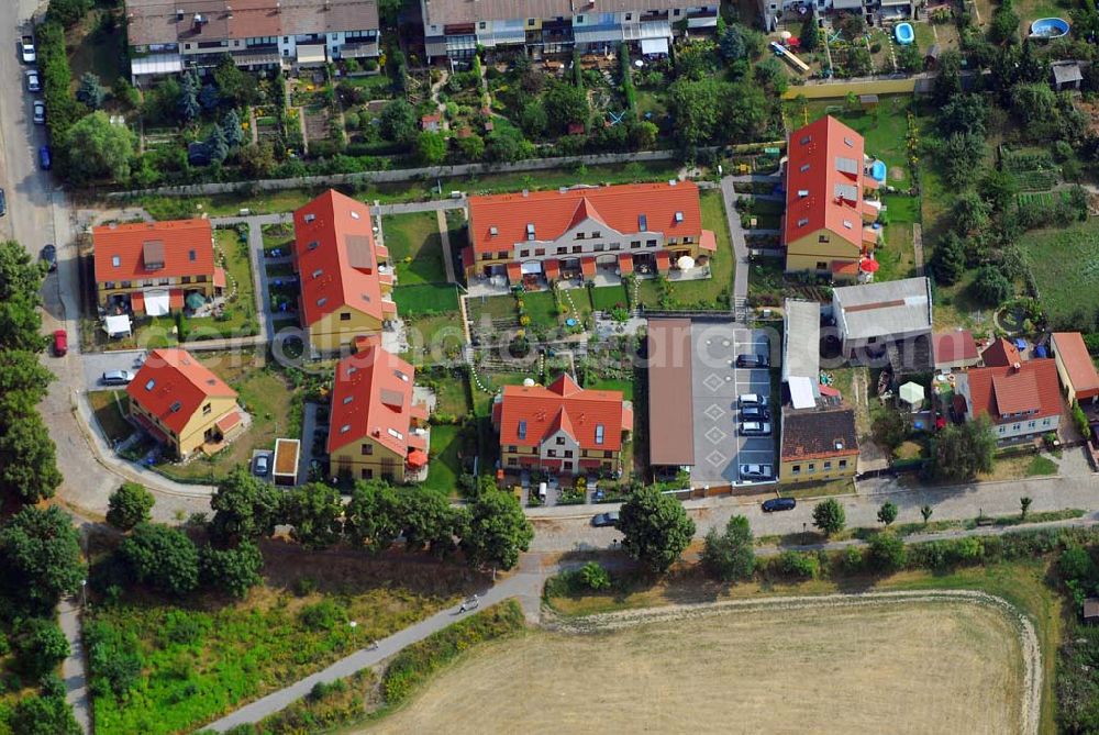 Berlin from the bird's eye view: Wohnsiedlungsneubau der PREMIER-Deutschland GmbH, an der Dorfstr. Am Alten Dorfanger in Berlin-Kaulsdorf