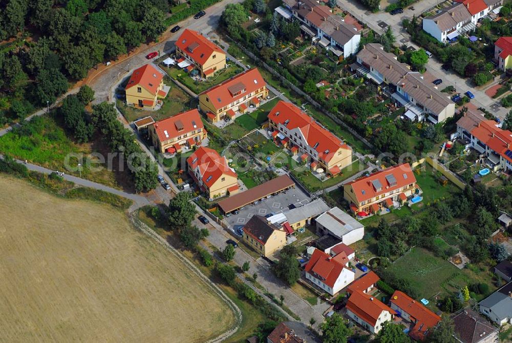 Aerial photograph Berlin - Wohnsiedlungsneubau der PREMIER-Deutschland GmbH, an der Dorfstr. Am Alten Dorfanger in Berlin-Kaulsdorf